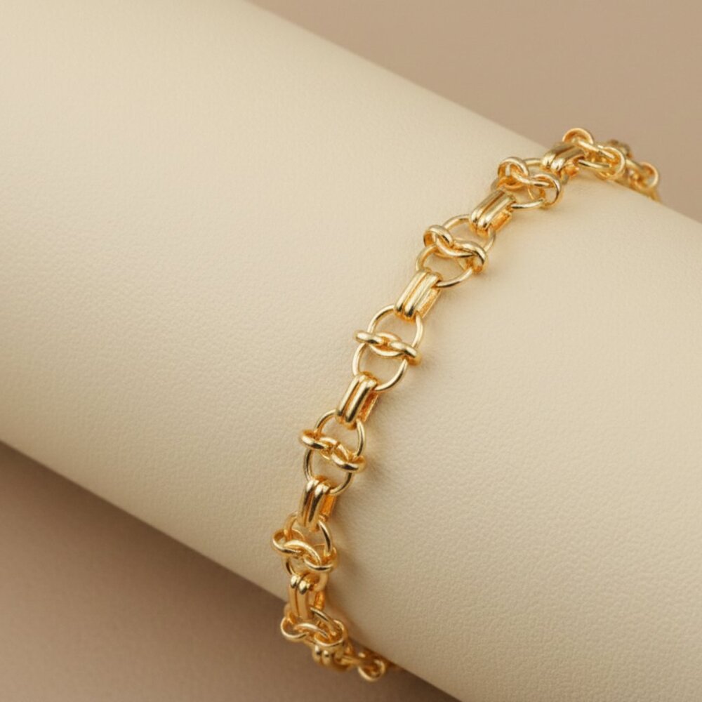 "Trendy Handmade Bracelet – A Thoughtful Gift for Girls & Women | UNVRC1656 - Picture 3 of 5